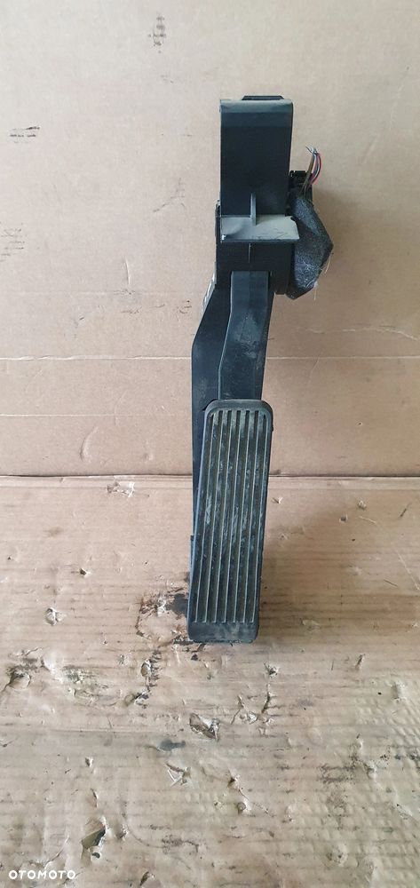 Pedał potencjometr gazu Mercedes E-Klasa W211 A2113000904 - 1