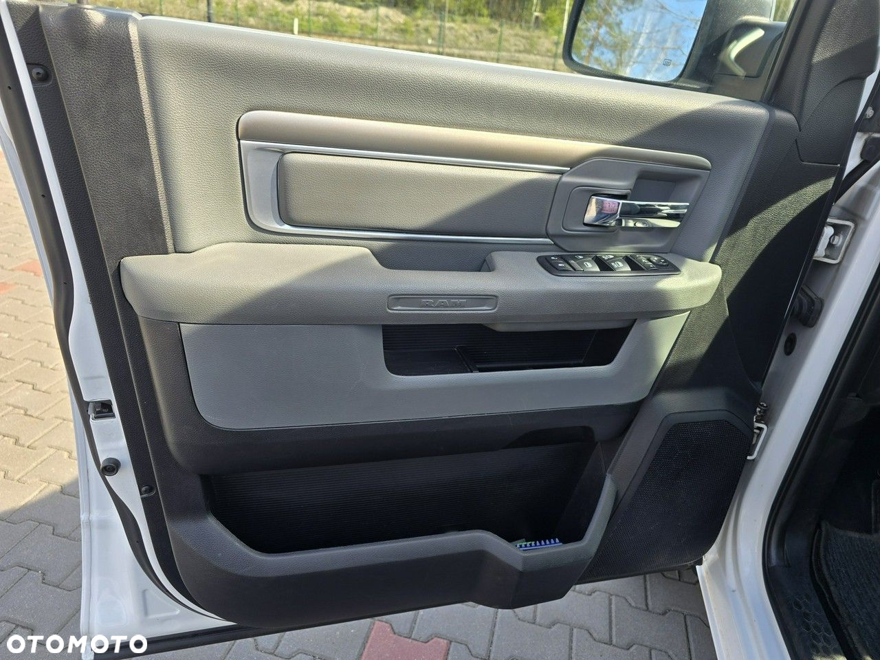 Dodge RAM 1500 5.7 4x4 - 19