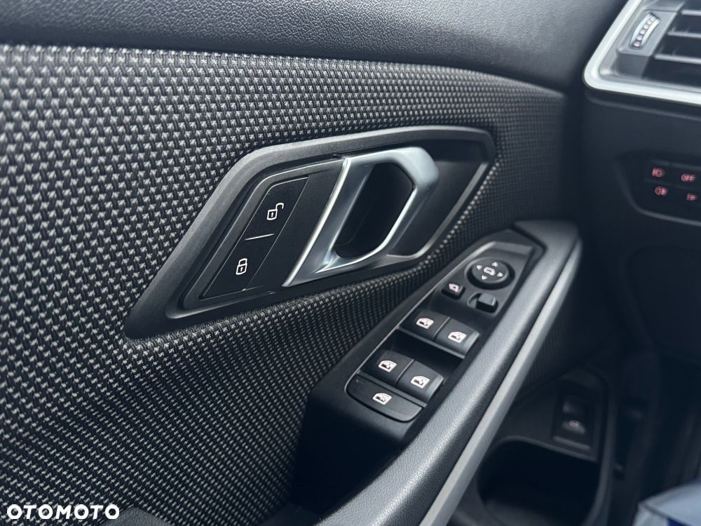 BMW Seria 3 320d Advantage - 28