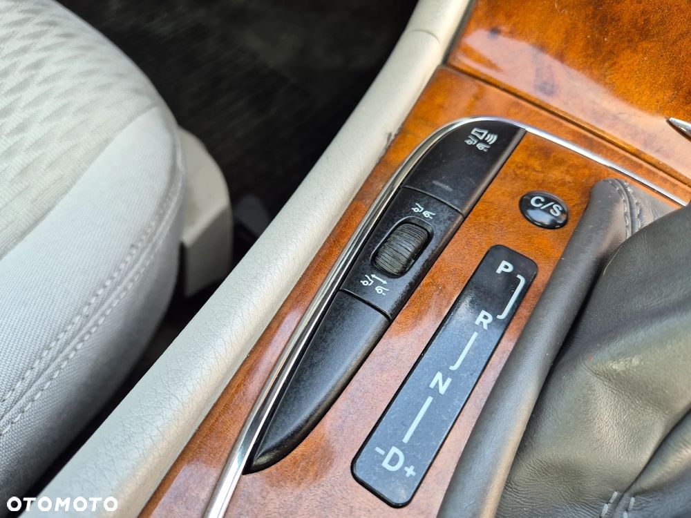 Mercedes-Benz Klasa E - 9