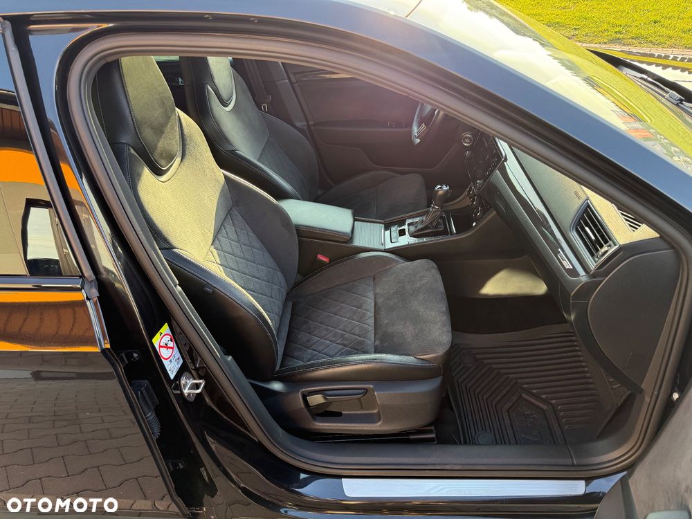 Skoda Superb 2.0 TDI Sportline DSG - 22