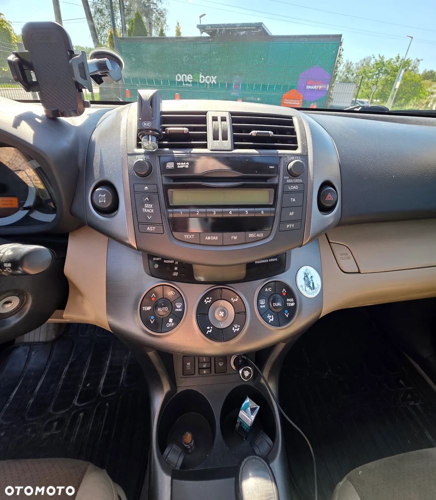 Toyota RAV4 - 13