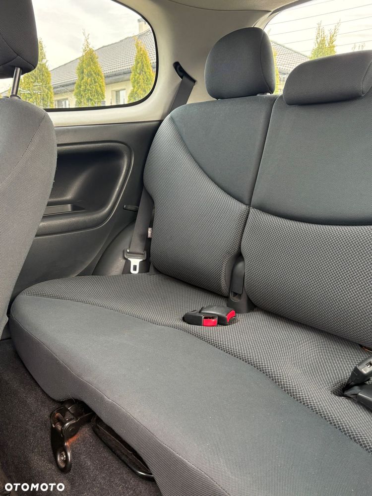 Toyota Yaris 1.3 Luna - 12