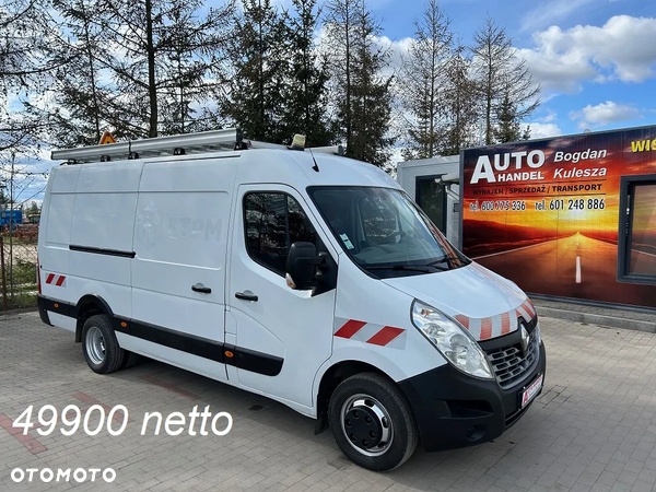 Renault Master na bliźniaku