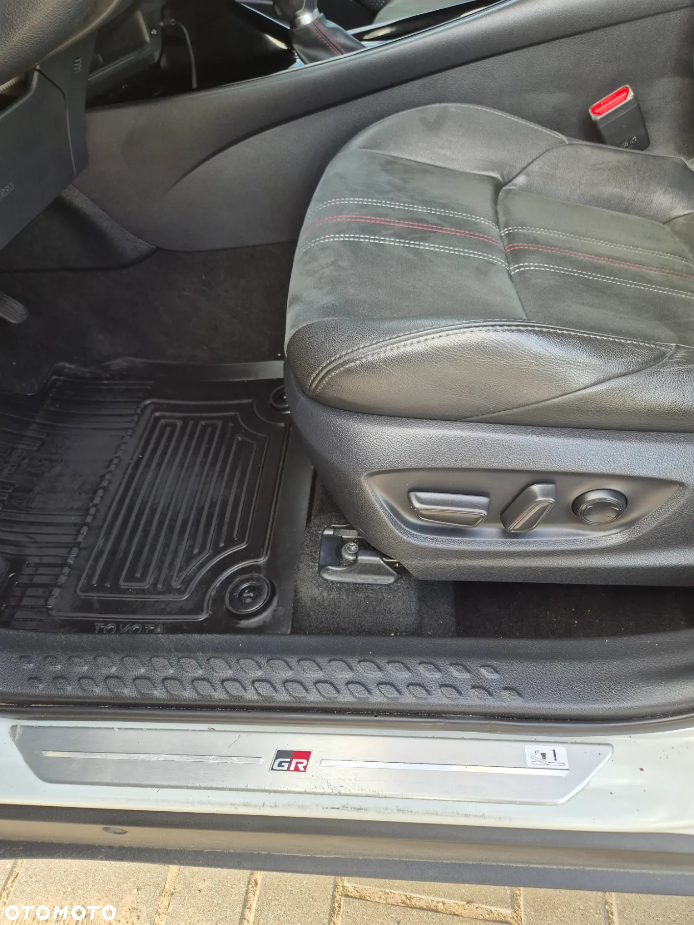 Toyota C-HR 2.0 Hybrid GR Sport - 23