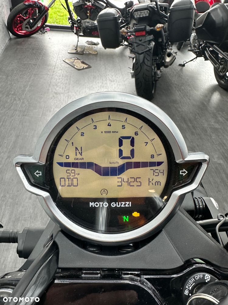 Moto Guzzi V9 - 30
