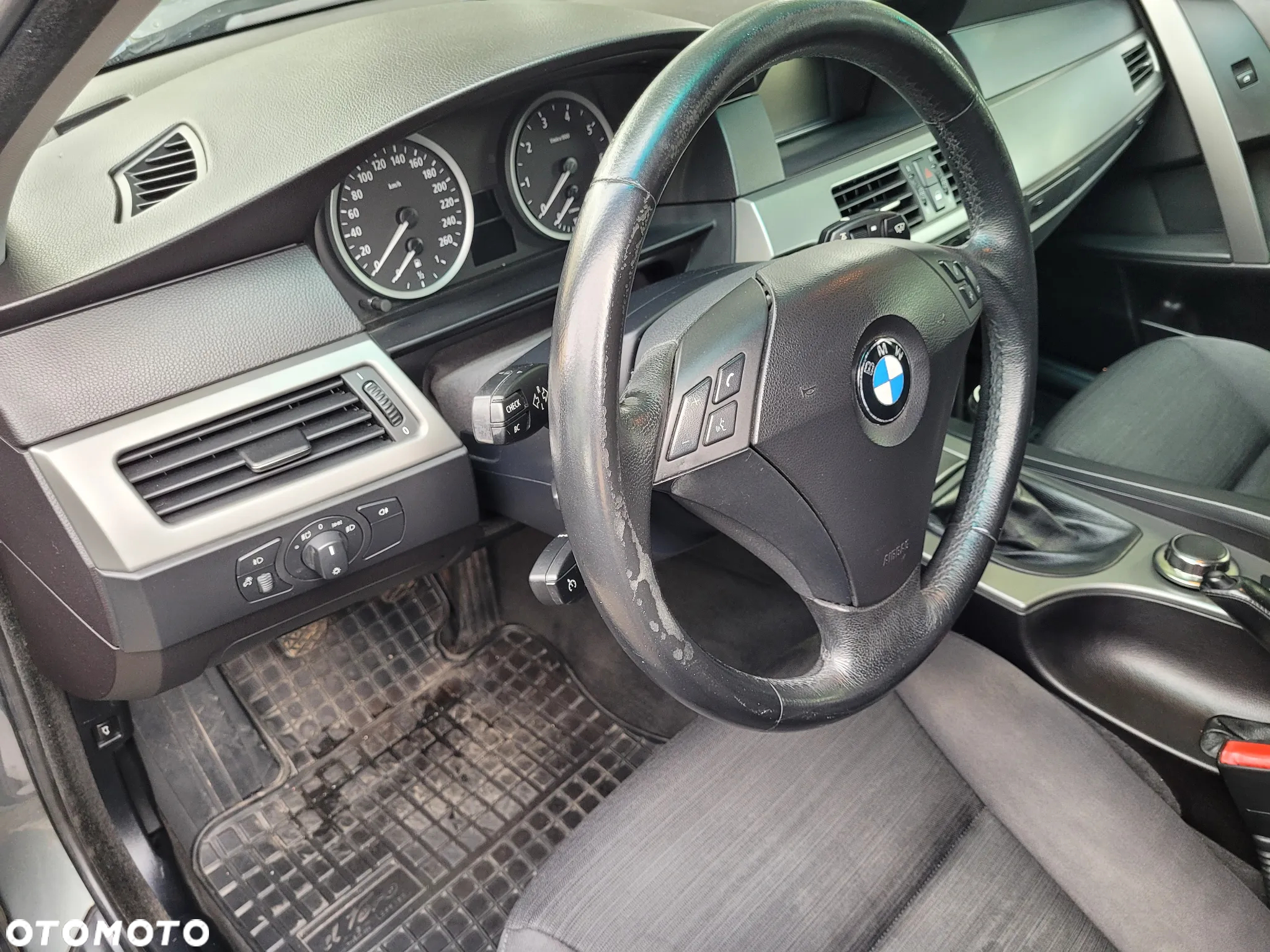 BMW Seria 5 523i - 11
