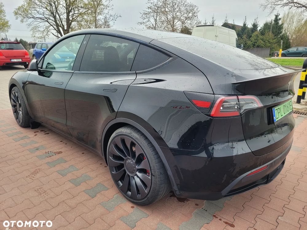 Tesla Model Y Performance Dual Motor AWD - 13