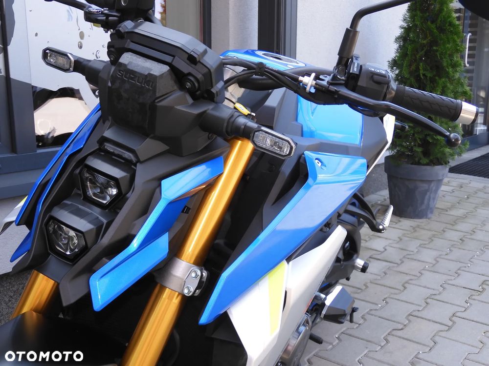 Suzuki GSX - 39