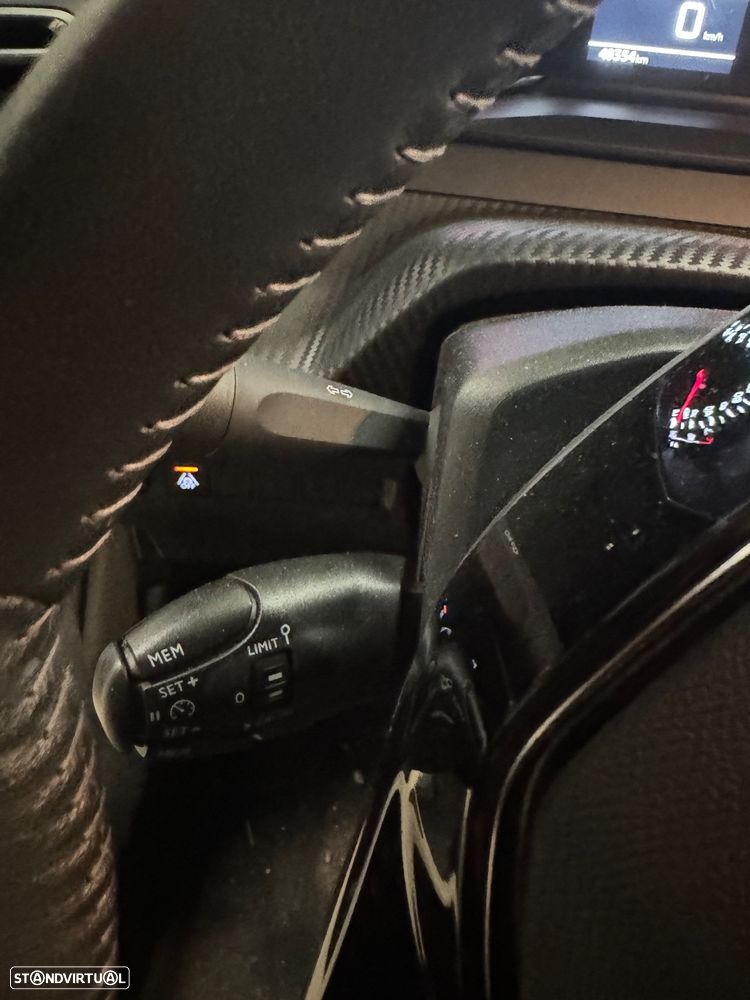 Peugeot 208 1.2 PureTech Allure - 18