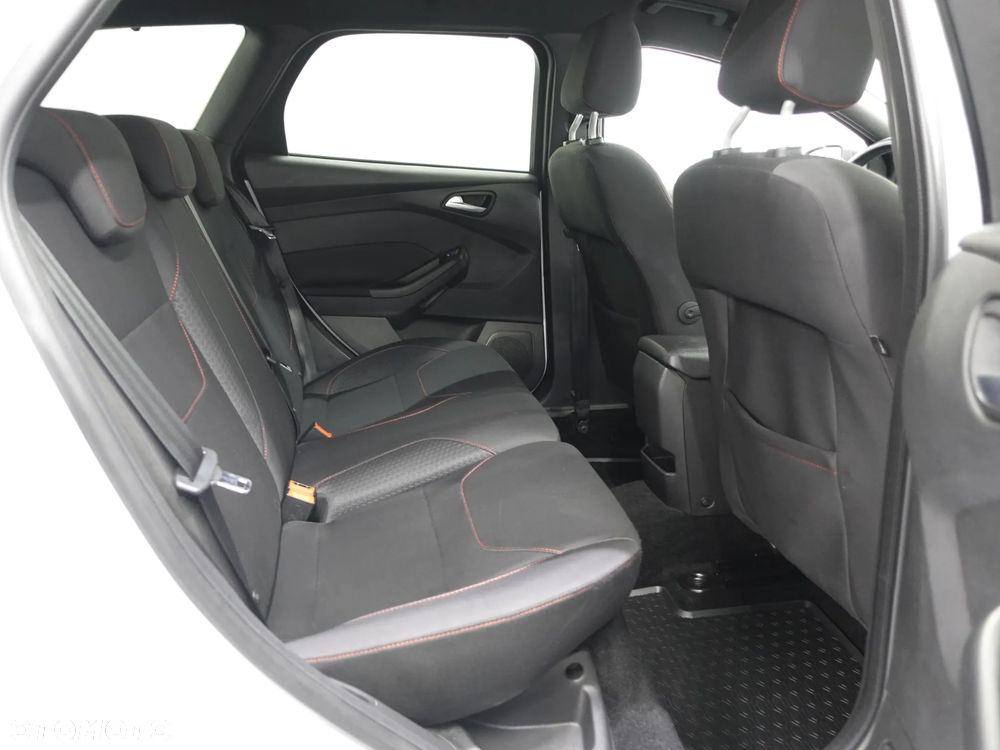 Ford Focus - 26