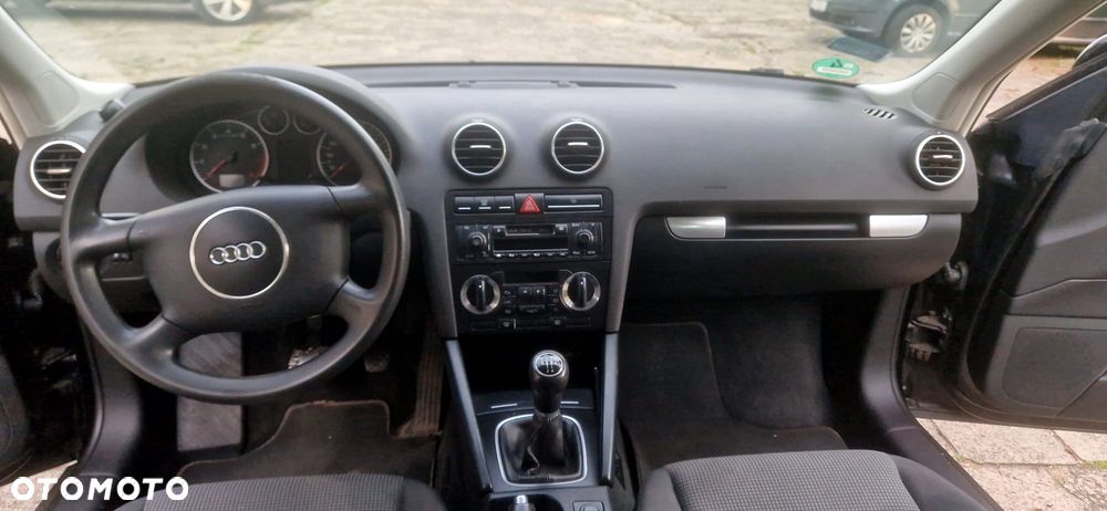 Audi A3 3-drzwiowe 1.6 Ambiente - 9