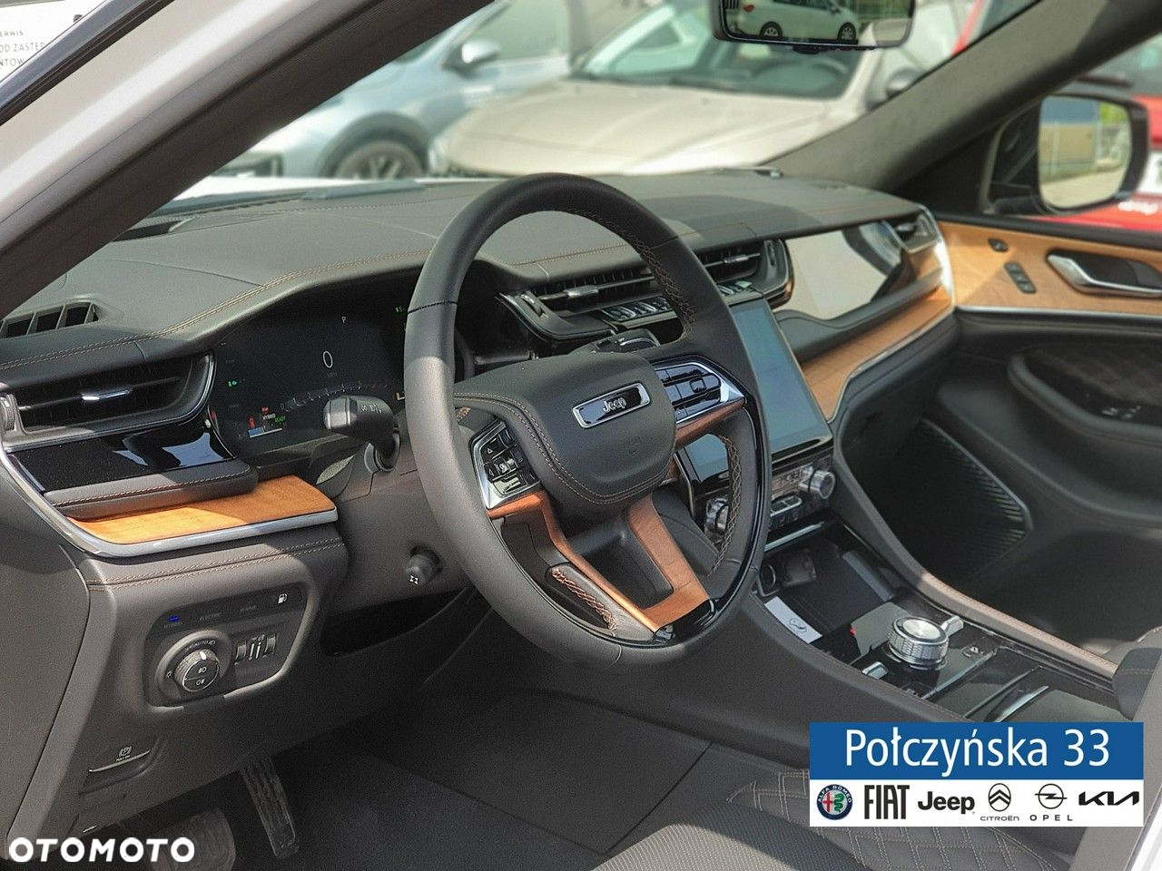 Jeep Grand Cherokee - 16