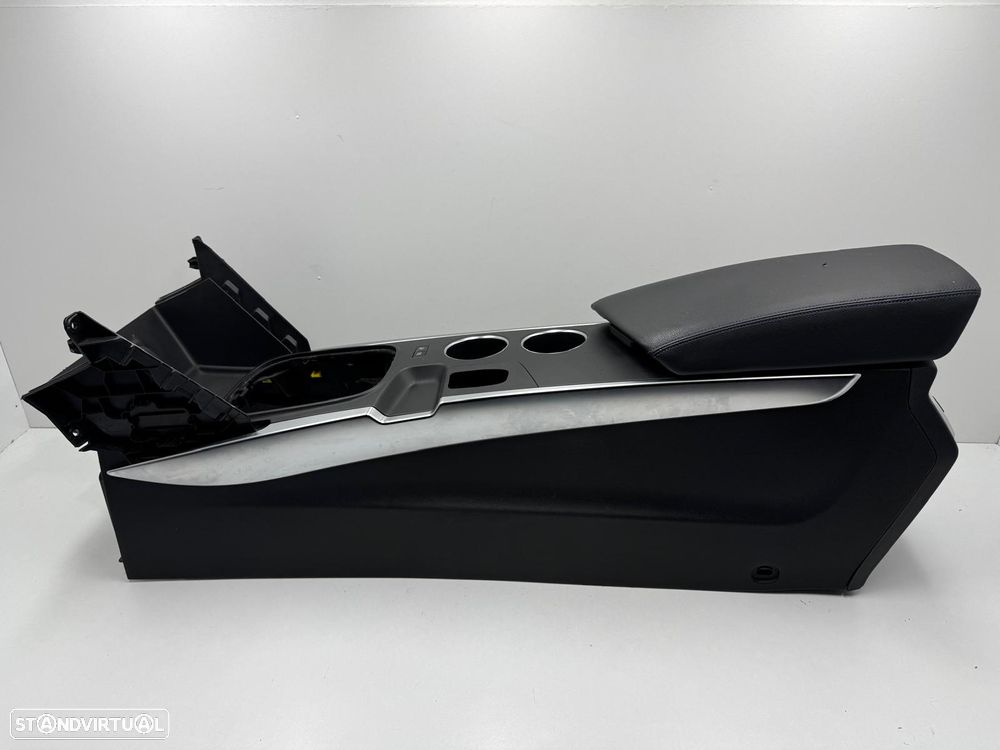 Apoio Braço / Consola Central - Renault Megane IV (2016) - 1