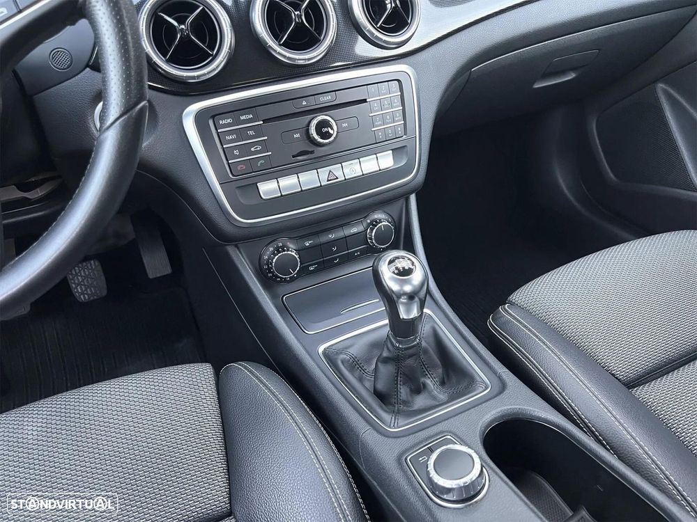 Mercedes-Benz CLA 180 d Urban - 33