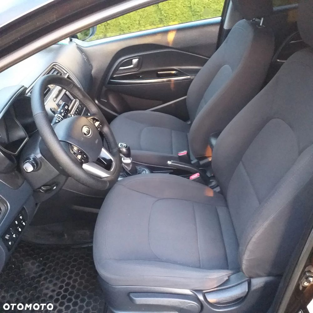 Kia Rio - 15