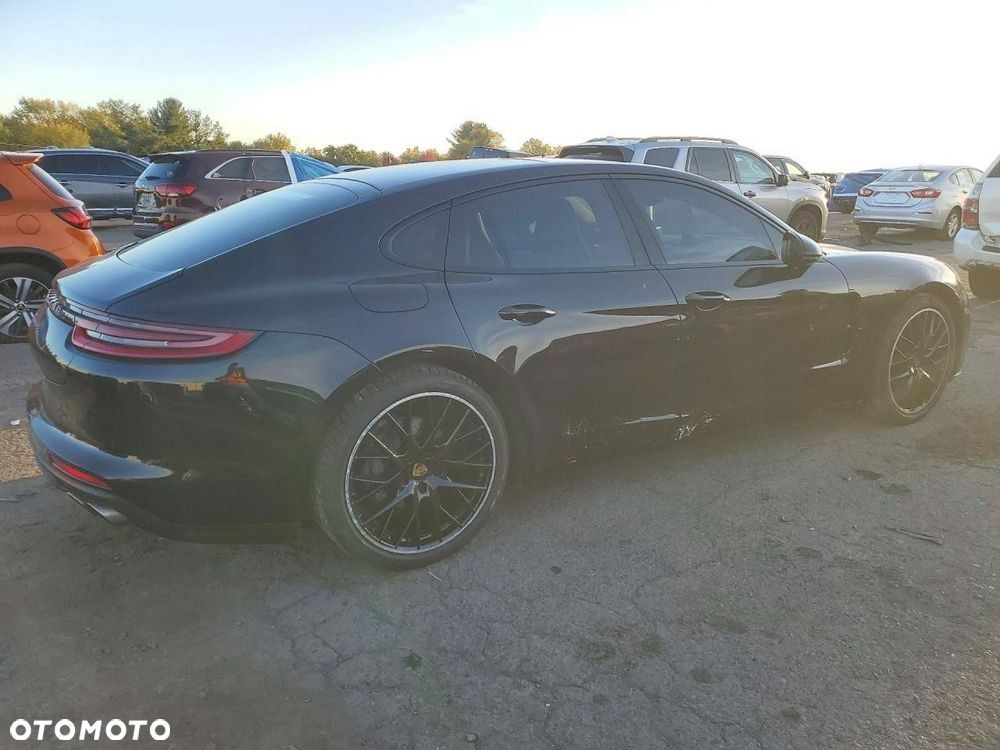 Porsche Panamera 4S - 4