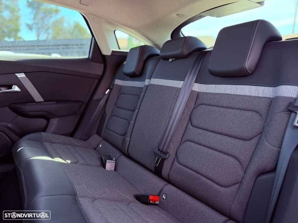 Citroën C4 BlueHDi 130 Stop&Start EAT8 SHINE - 31