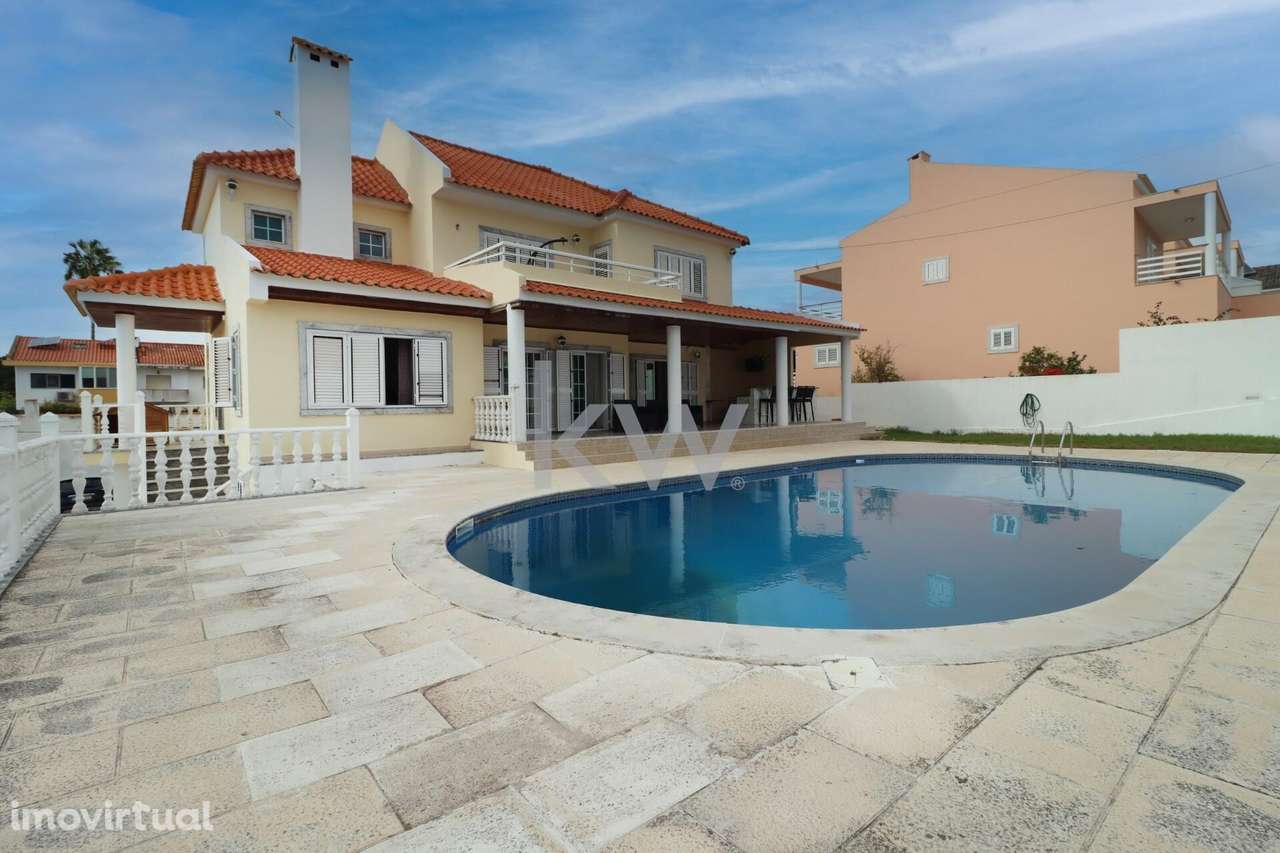 Moradia Marisol - T4+2 431 m2 de área coberta implantada num terreno - Grande imagem: 3/48