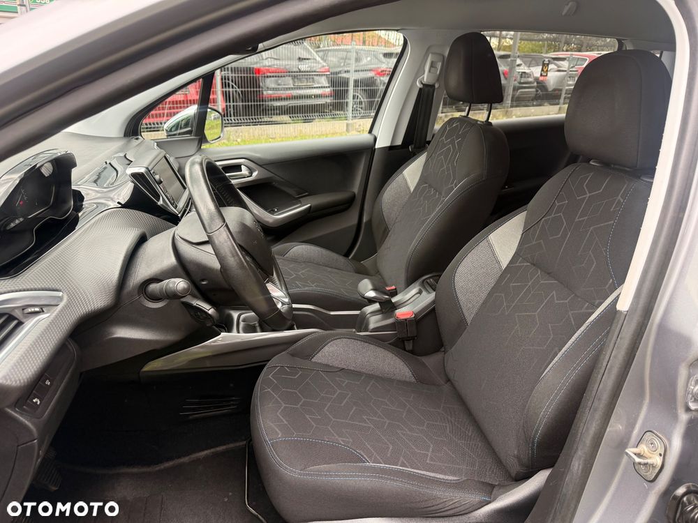 Peugeot 2008 1.2 Pure Tech Style - 7