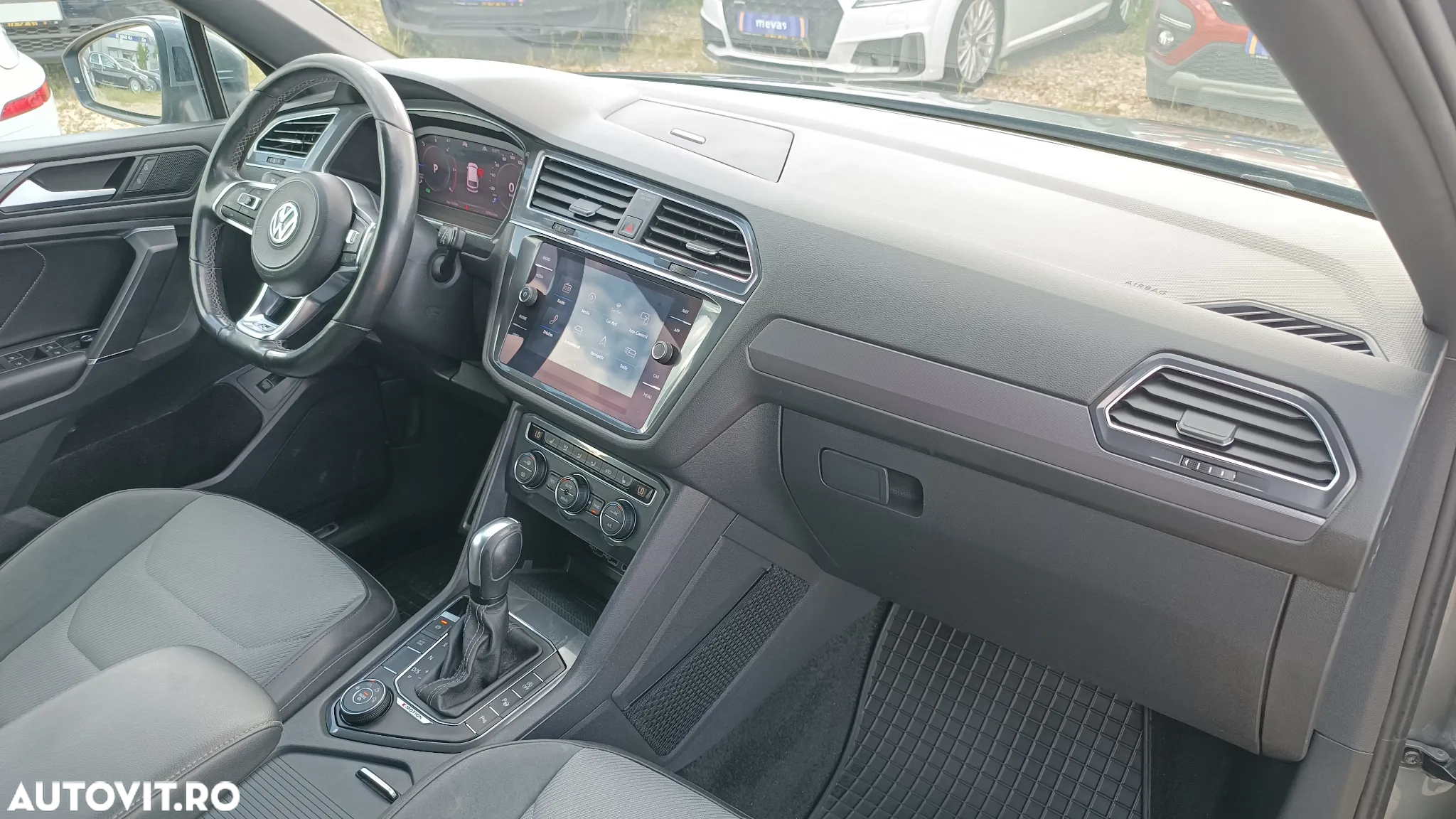 Volkswagen Tiguan 2.0 TDI DSG 4Mot Highline - 29