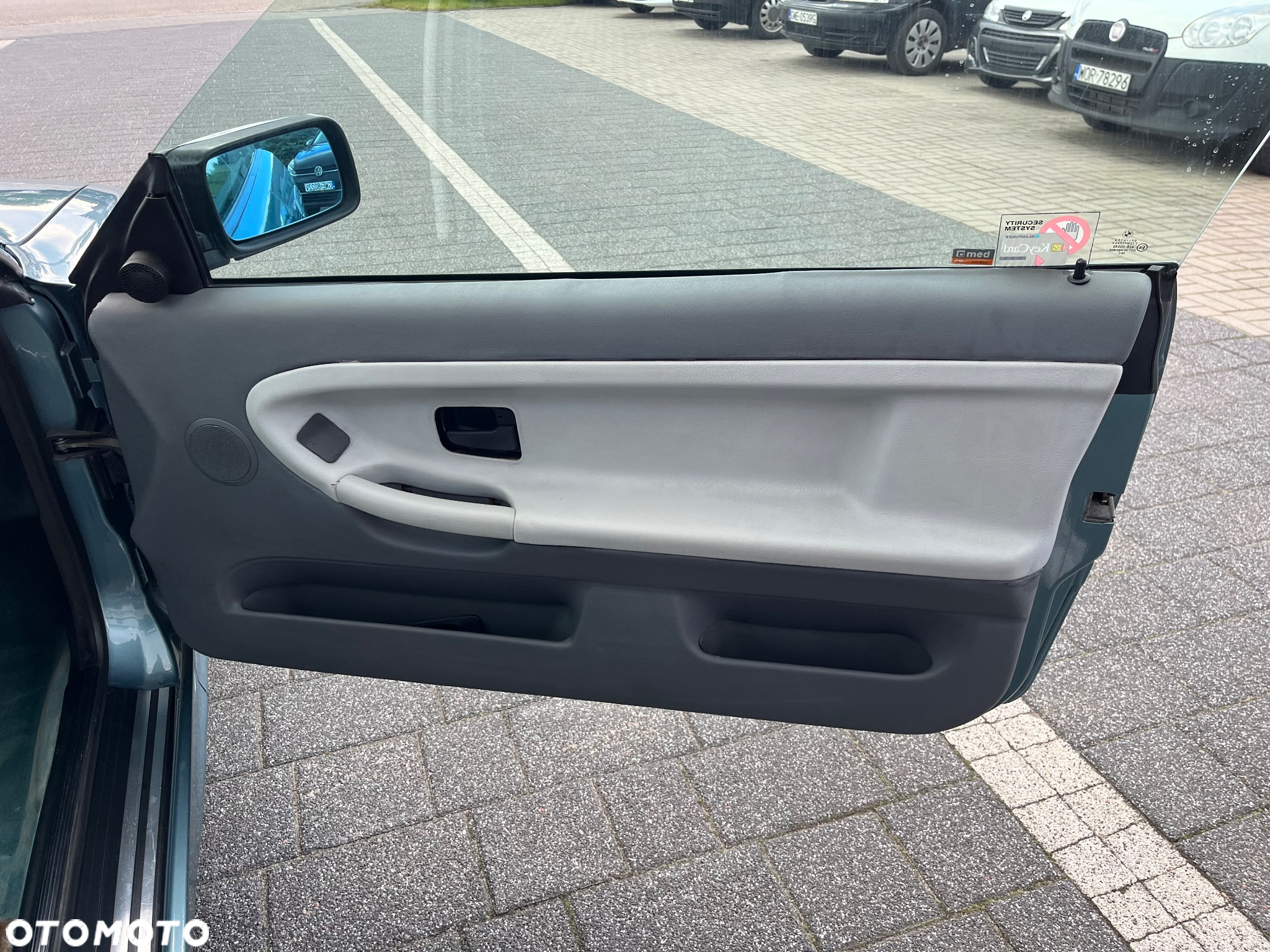 BMW Seria 3 318i Cabriolet - 26