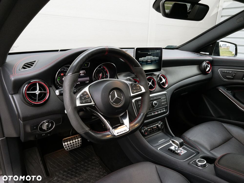 Mercedes-Benz CLA 45 AMG 4-Matic - 12