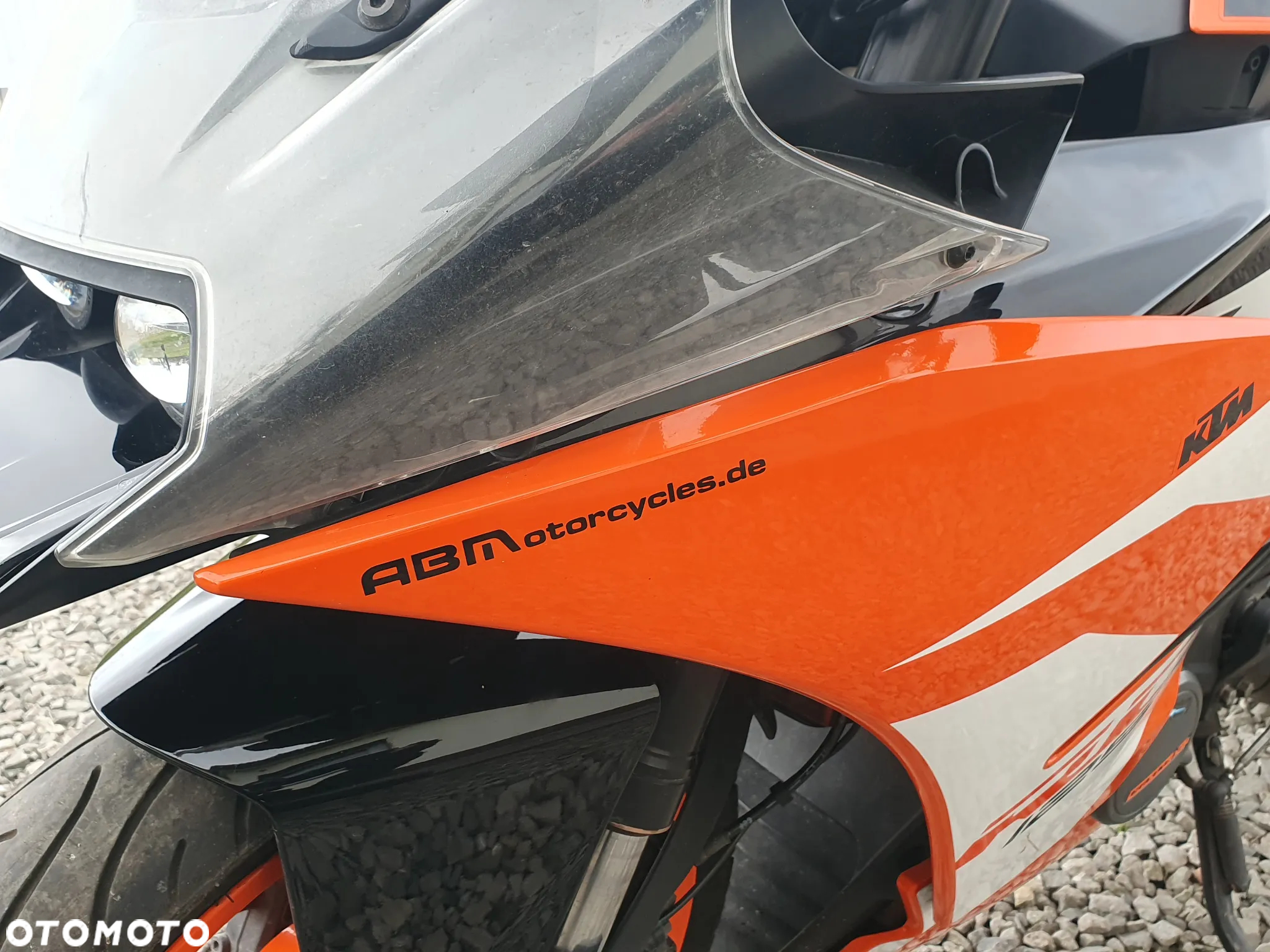 KTM RC 125 - 26