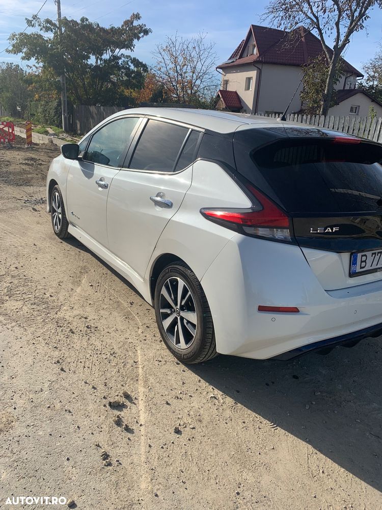Nissan LEAF - 2