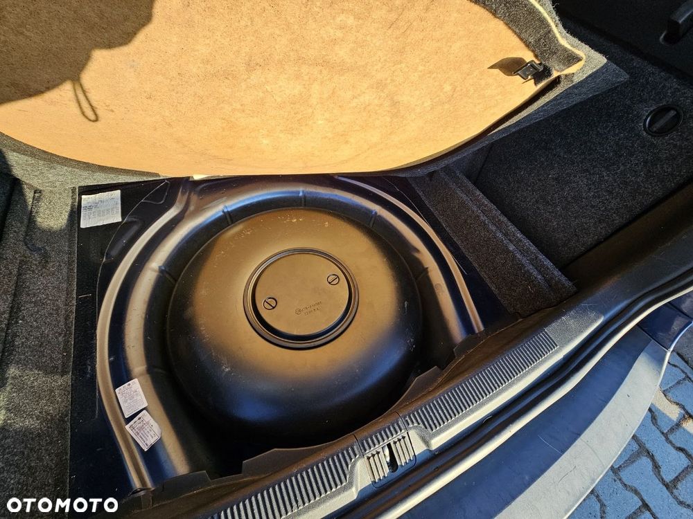 Skoda Octavia 1.6 Combi Ambiente - 15