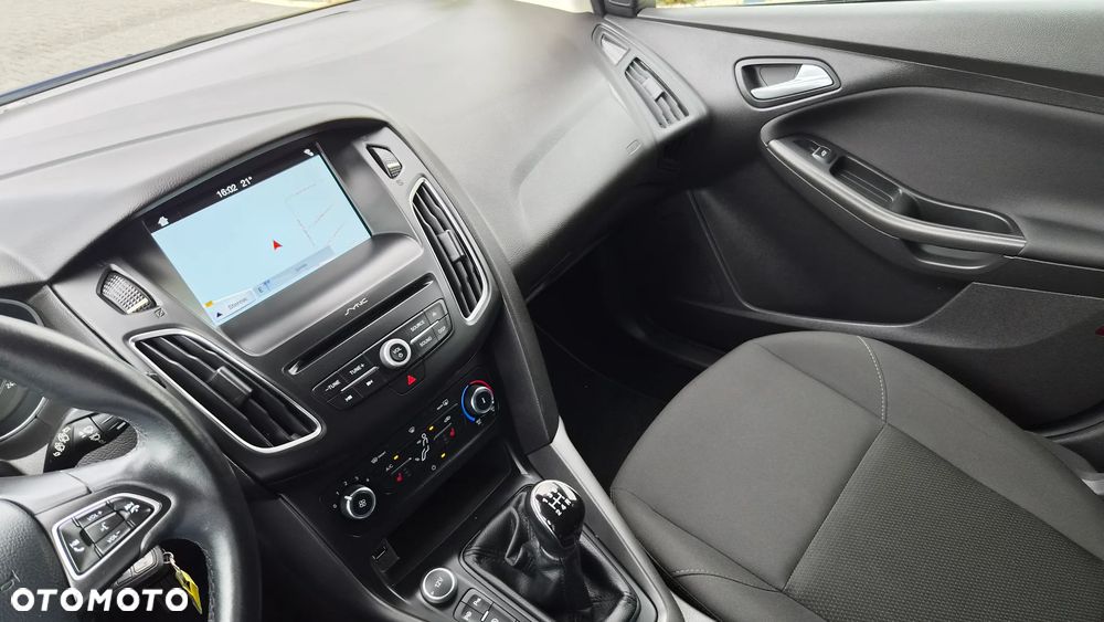 Ford Focus 1.0 EcoBoost Titanium - 11