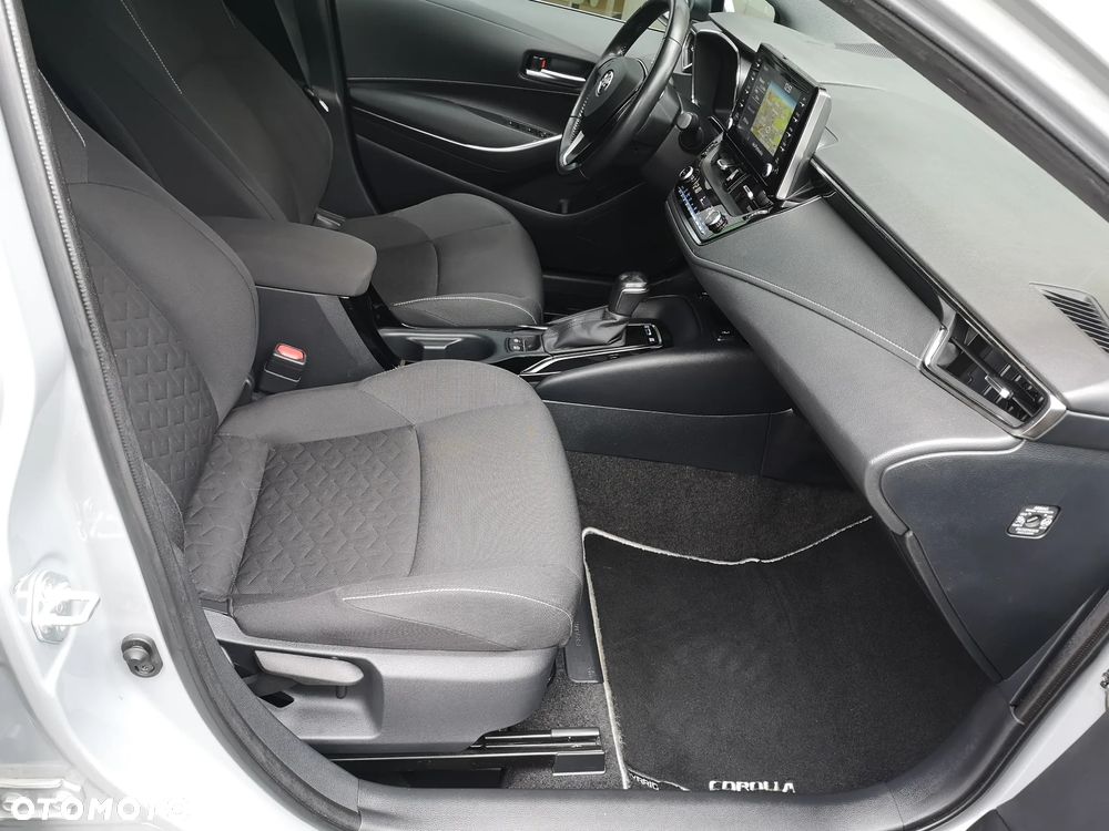 Toyota Corolla 1.8 Hybrid Active - 25