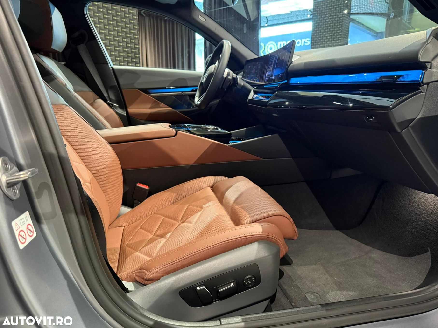 BMW Seria 5 550e xDrive AT PHEV - 33