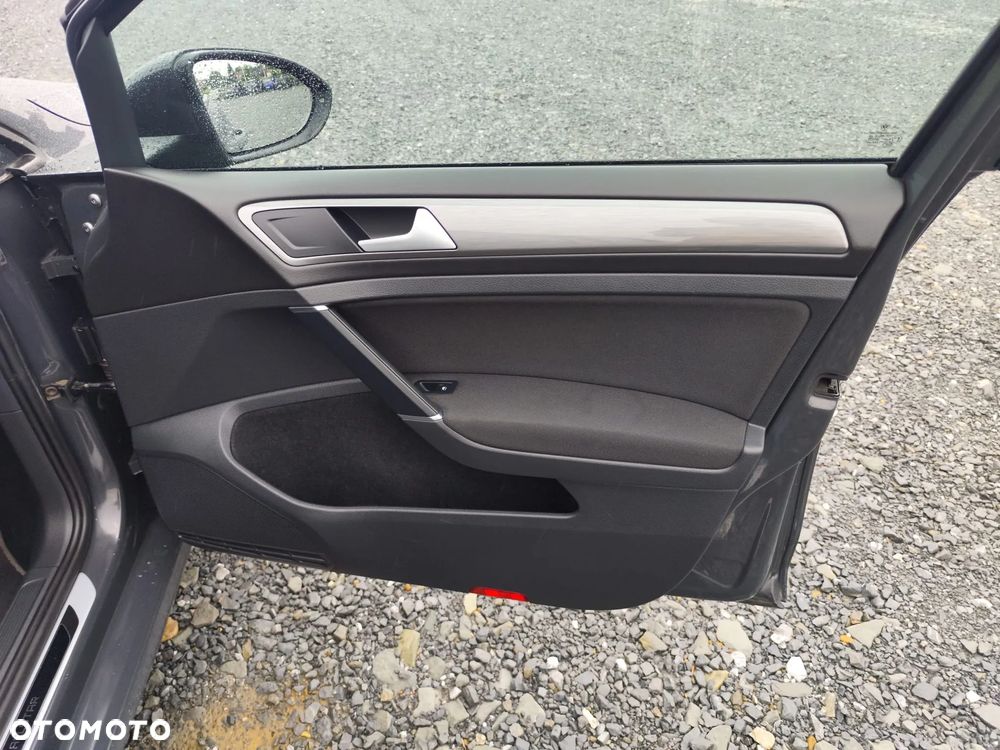 Volkswagen Golf - 17