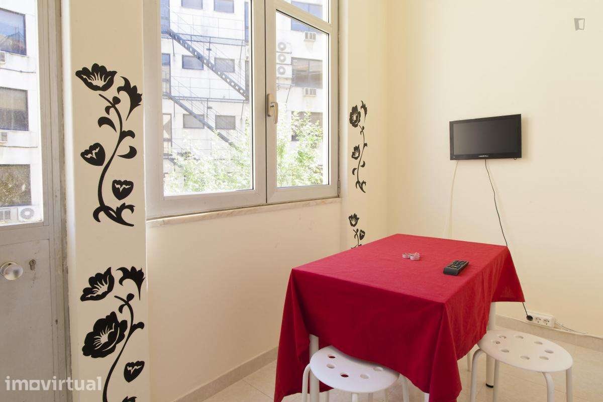 Quarto - localizado em Arroios Lisbon - Grande imagem: 2/11