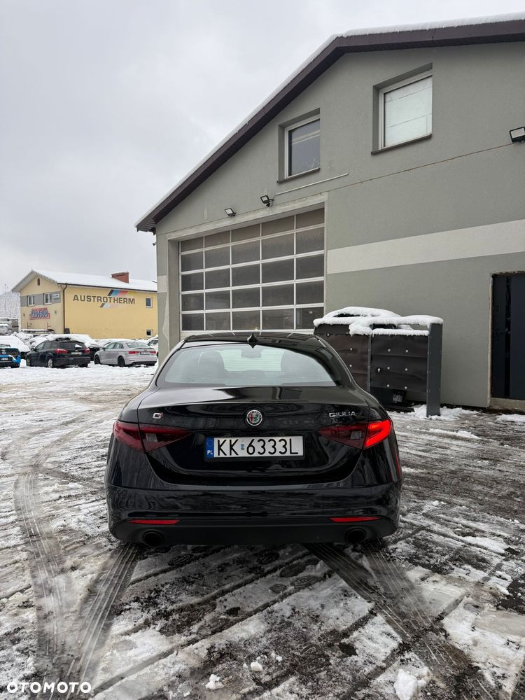 Alfa Romeo Giulia - 7