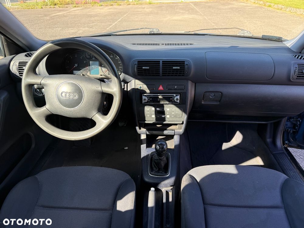 Audi A3 1.6 Ambiente - 7