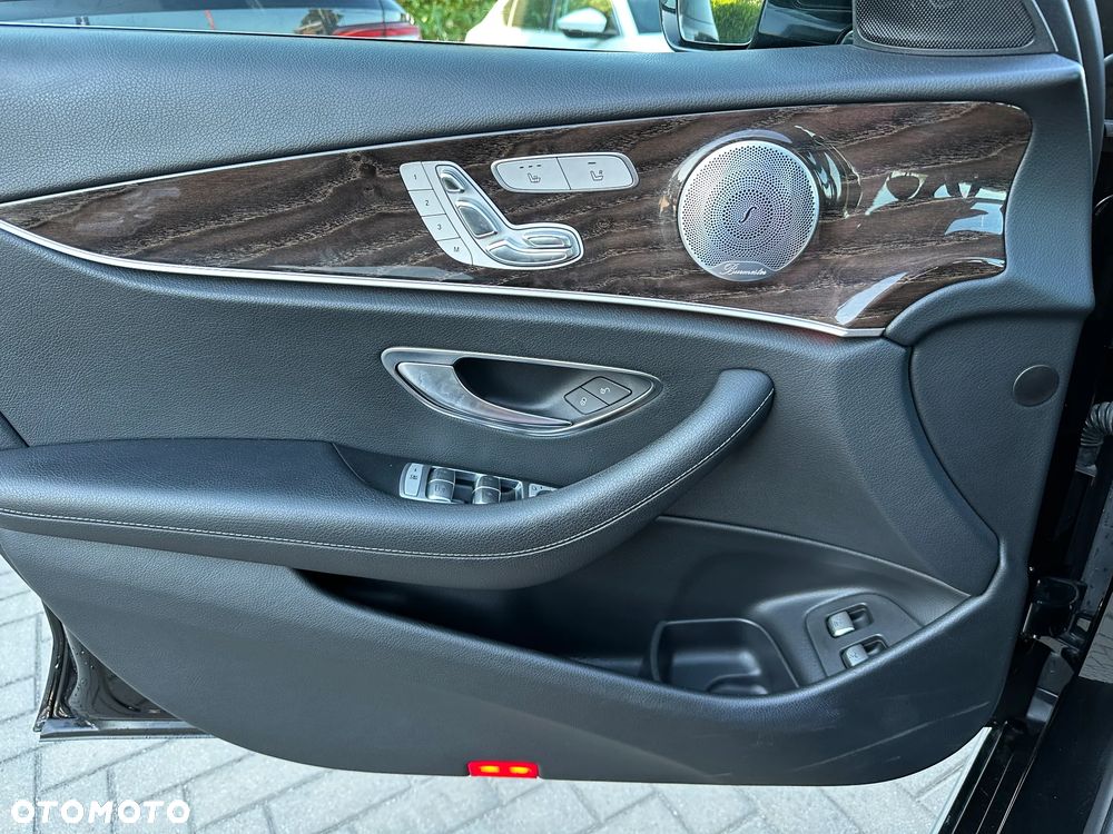 Mercedes-Benz Klasa E - 19