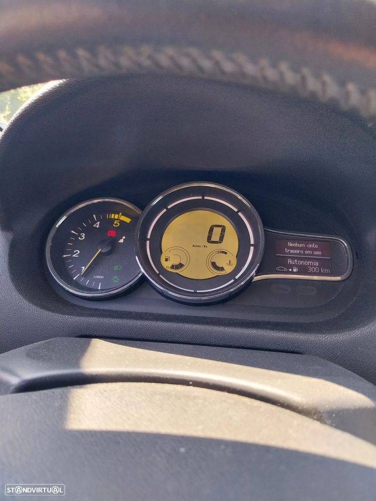 Renault Mégane Coupe dCi 110 FAP Dynamique - 6