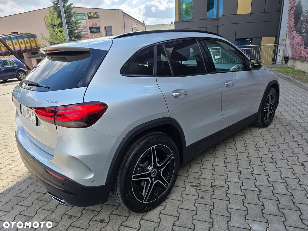 Mercedes-Benz GLA 200 d 4-Matic AMG Line 8G-DCT - 4