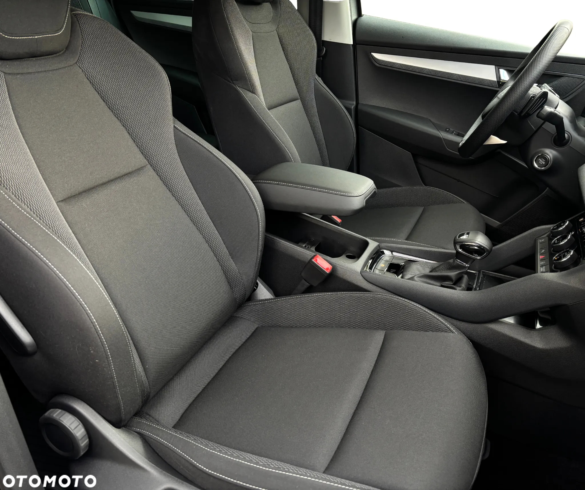 Skoda Karoq 1.5 TSI ACT Selection DSG - 16