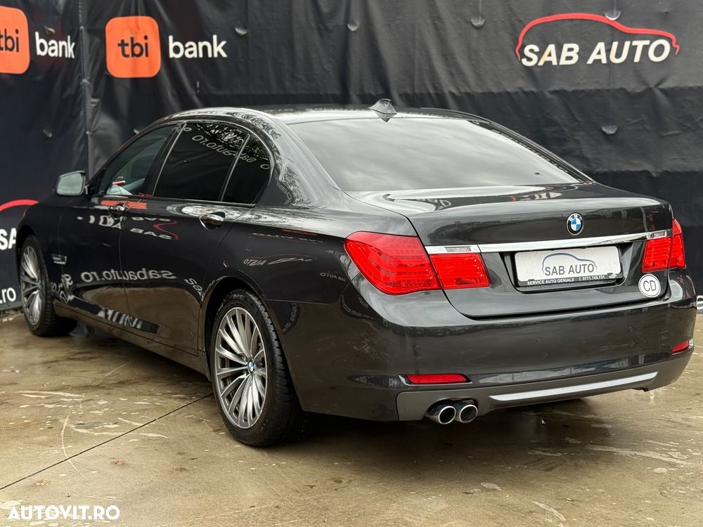 BMW Seria 7 730Ld - 31