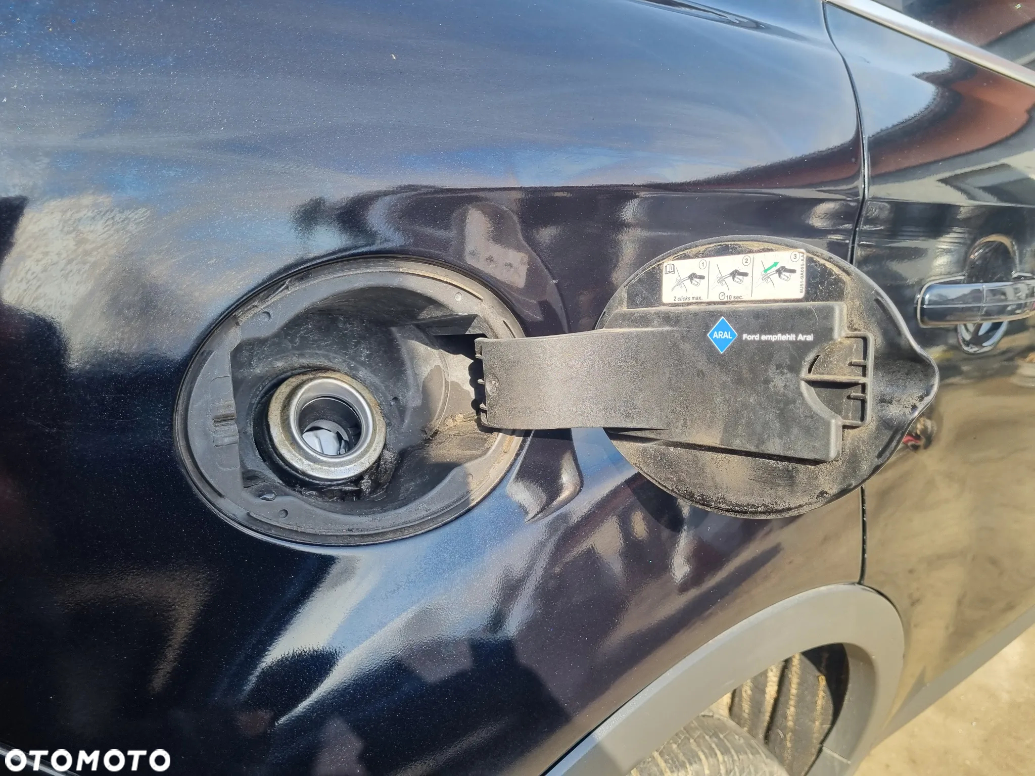 FORD KUGA MK1 08-13 2009 r. F8 klapka wlewu paliwa * - 2