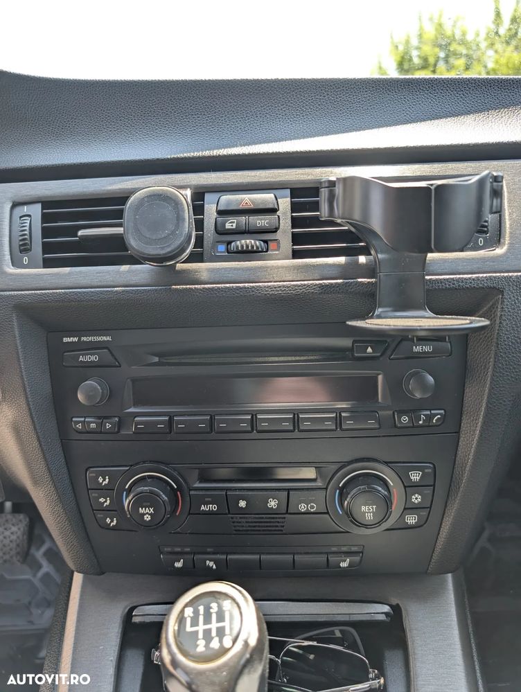 BMW Seria 3 320i - 14