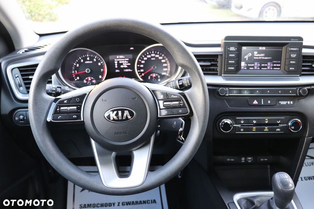 Kia Ceed - 11