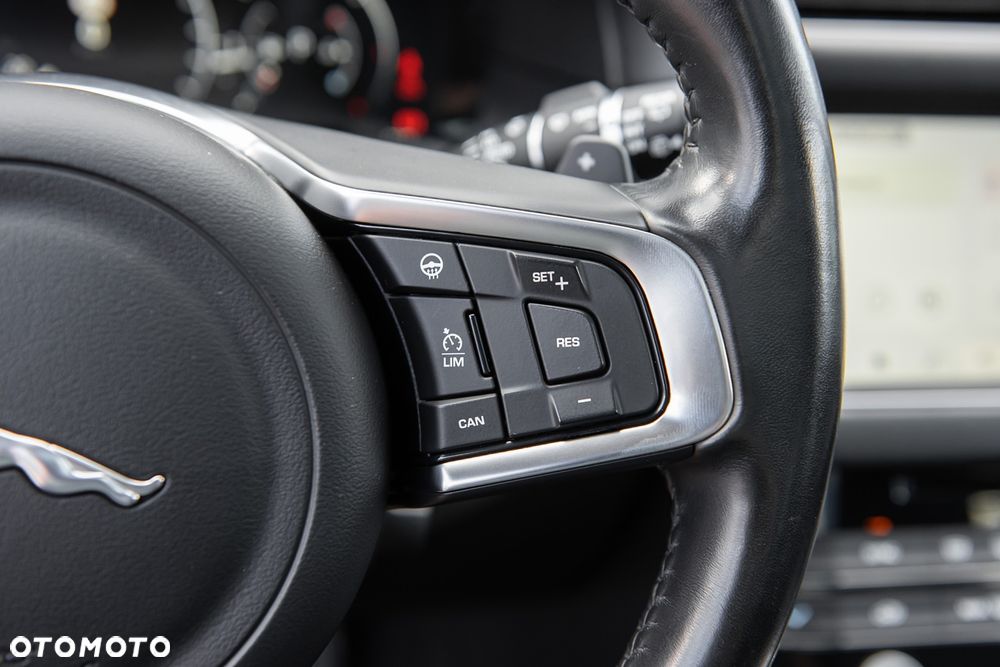 Jaguar XF 25d AWD Prestige - 22
