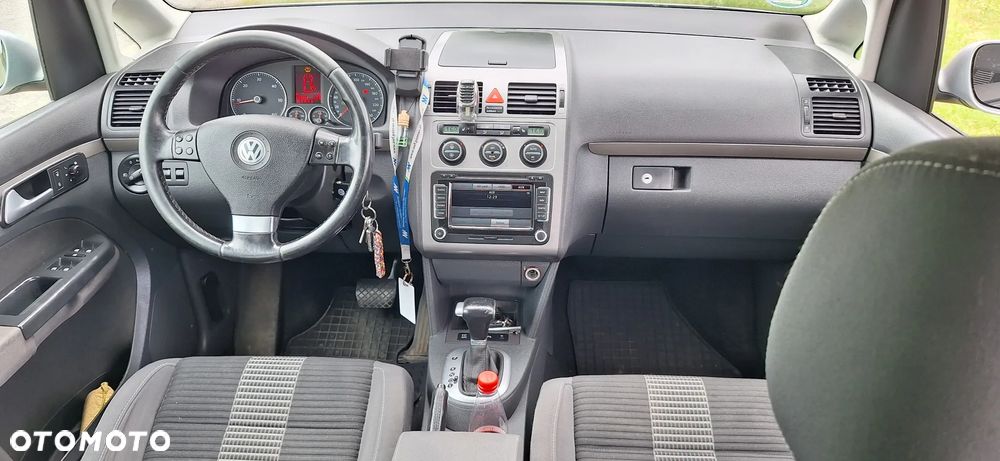 Volkswagen Touran 2.0 TDI DPF DSG United - 9
