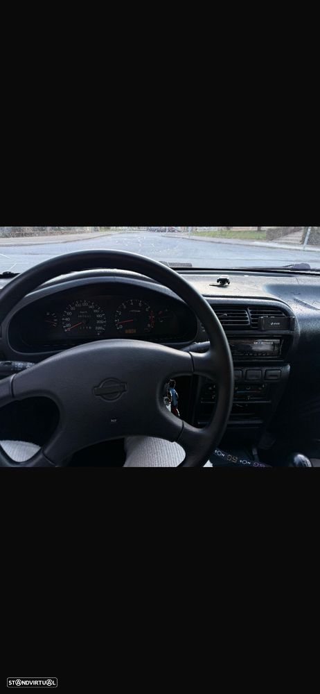 Nissan Sunny Hatchback 1.4 SLX - 11