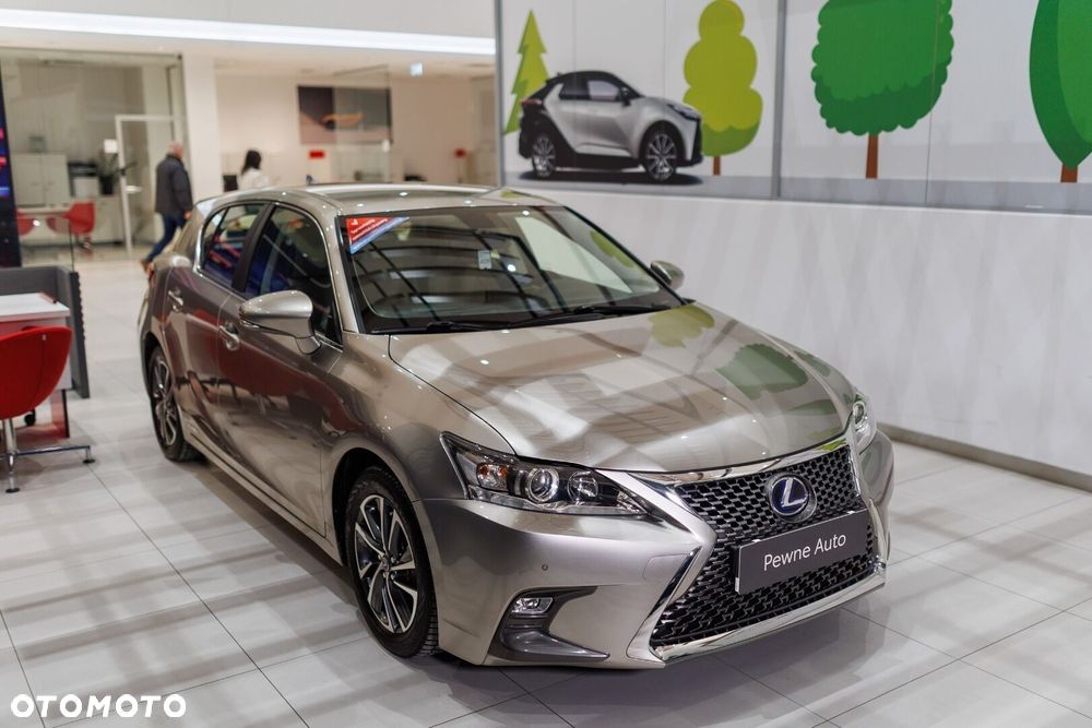 Lexus CT - 4