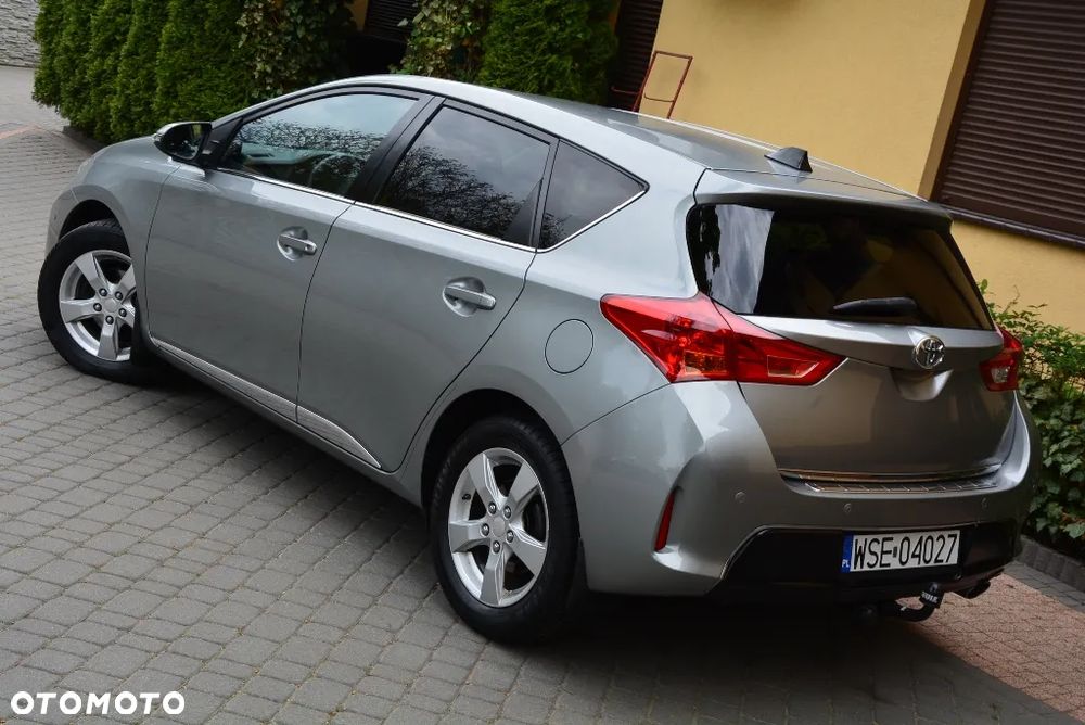 Toyota Auris 1.6 Premium Comfort - 2